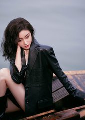 床上的妖精场景原始资源